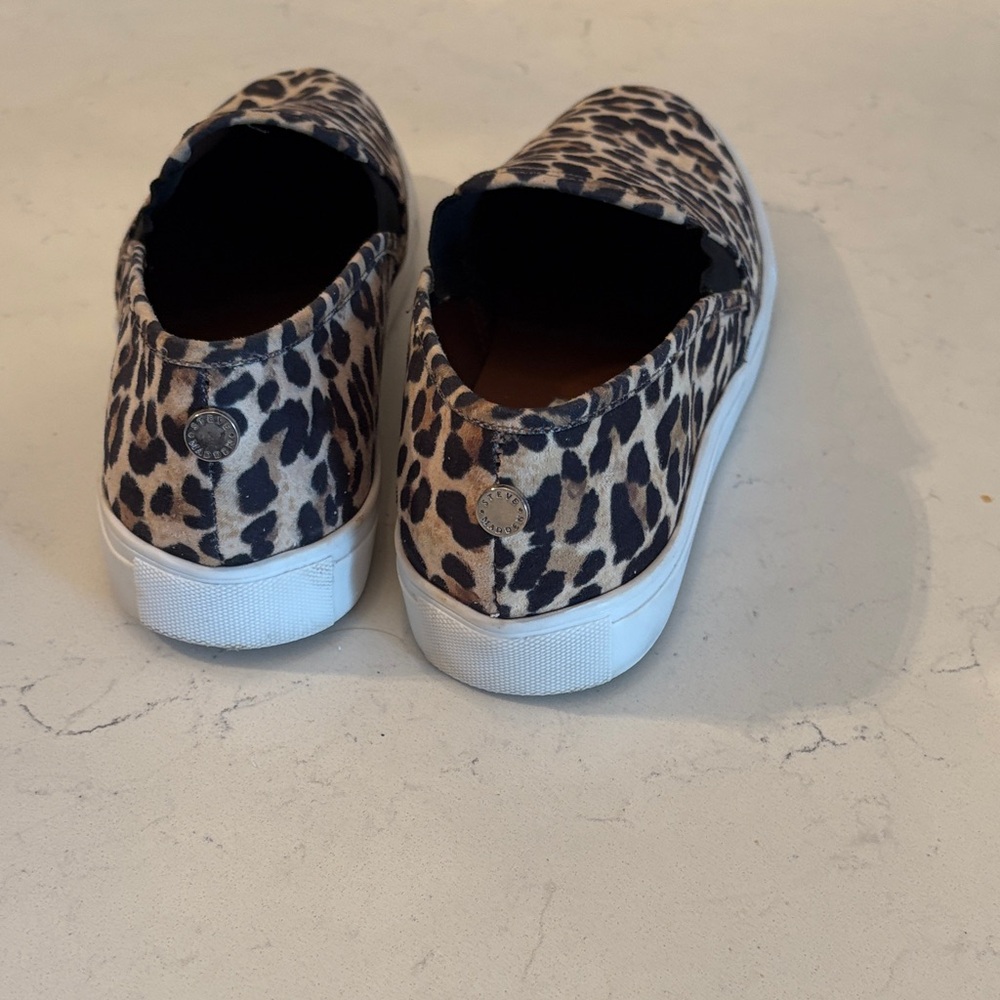 Steve Madden Leopard Print Flats - Picture 3 of 6